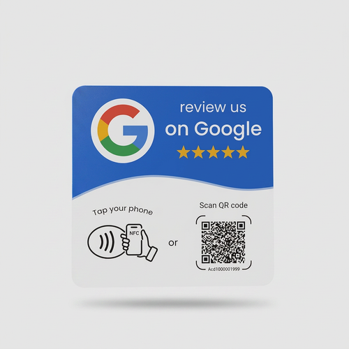 Card NFC Recensioni Google Essential White con sfondo neutro