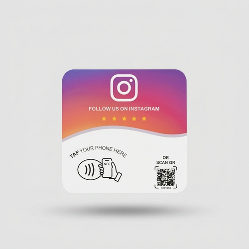 Card NFC Recensione Instagram con sfondo neutro